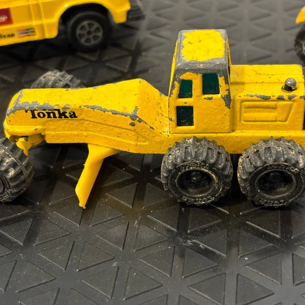 Vintage Trucks Earth Movers Matchbox Tonka TootsieToy Die Cast